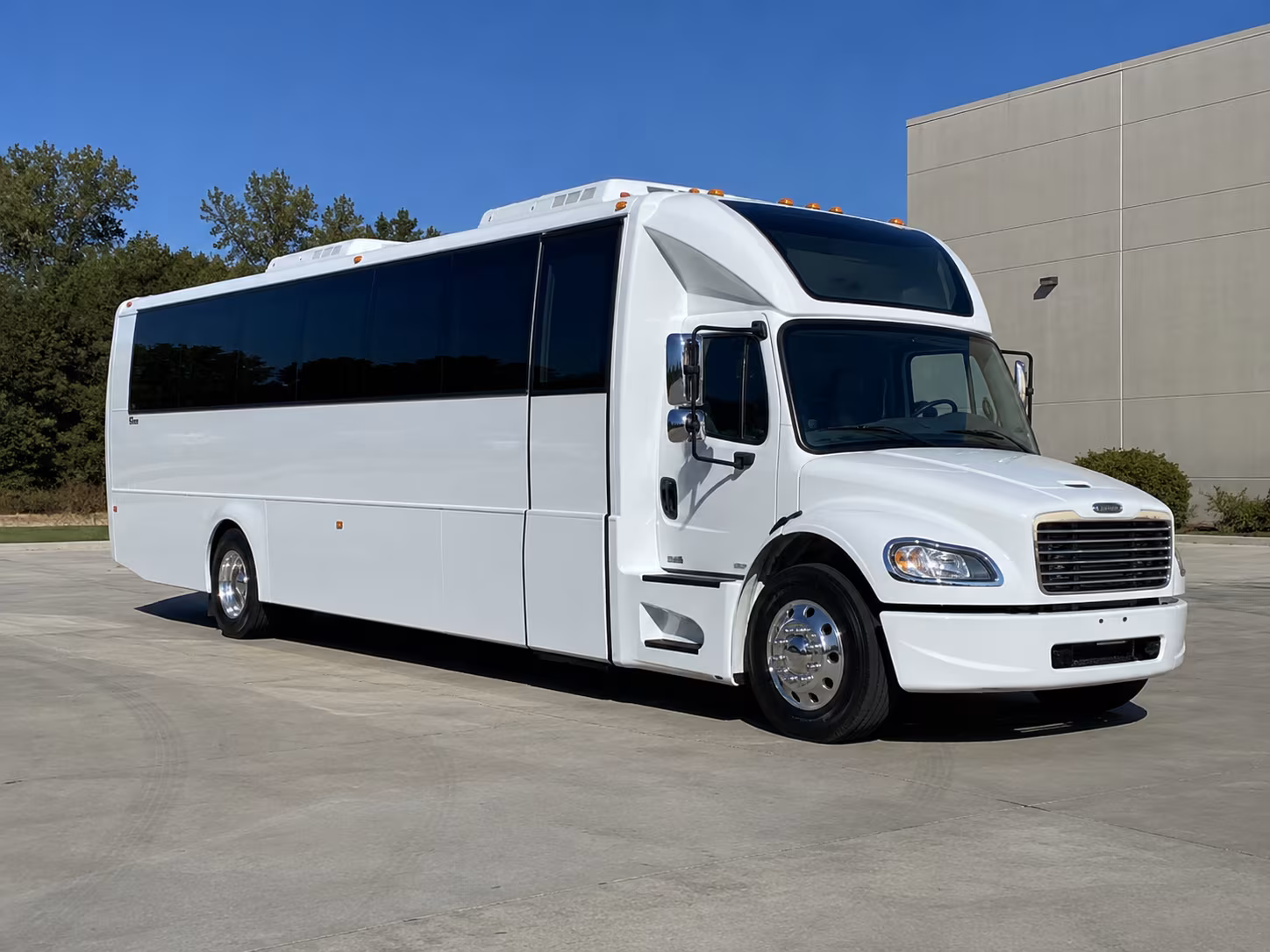 baytown 28 passenger party bus